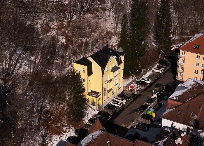 Vera Hotel 4*